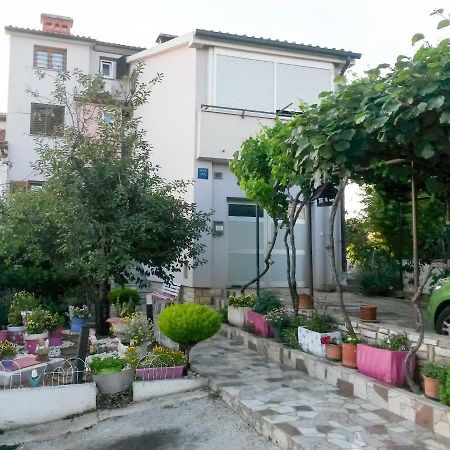 Apartments Zufic Stinjan Exterior photo